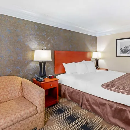 Best Western Inn At The Rochester Airport Esterno foto