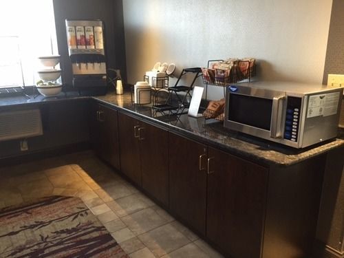 Best Western At The Airport 3*